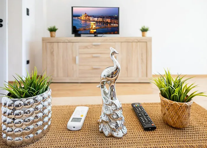 Exclusive Central Apartment Next To The Gellert Hill